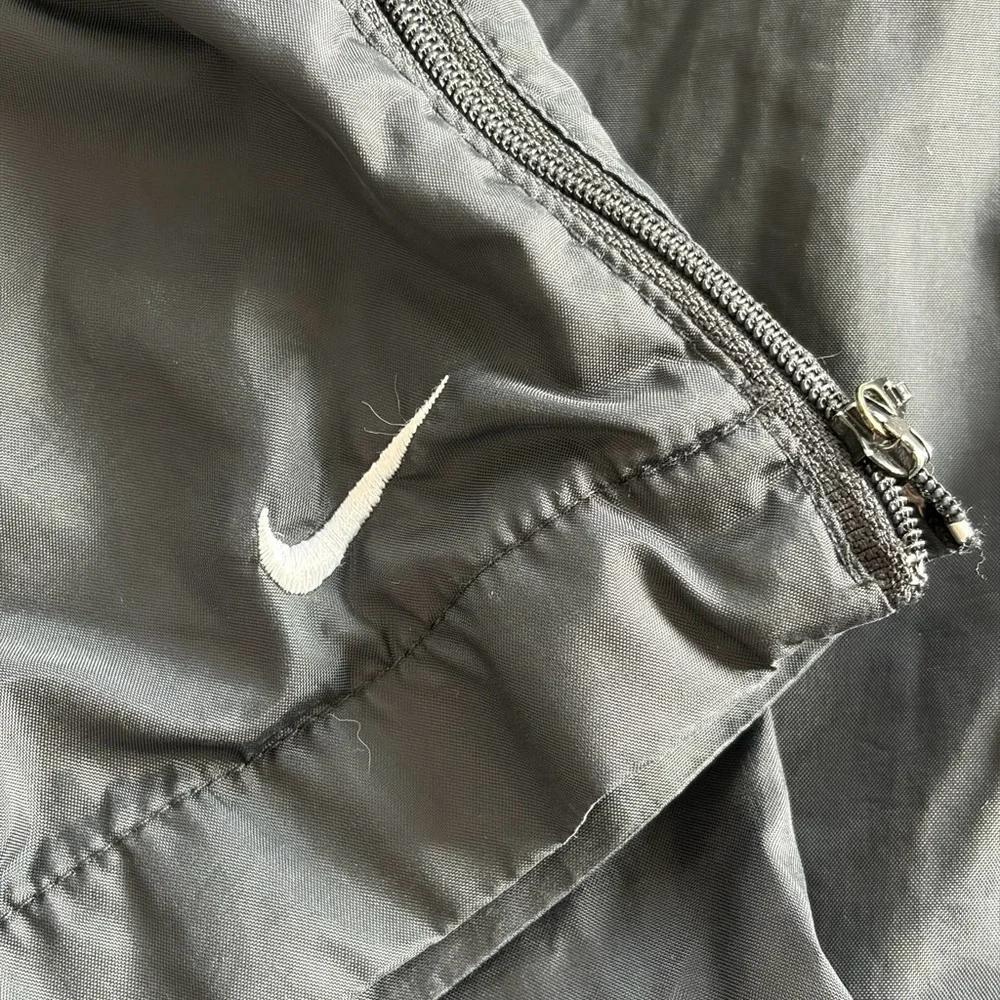 Vintage Nike 1990s windbreaker pants - Picture 2 of 3
